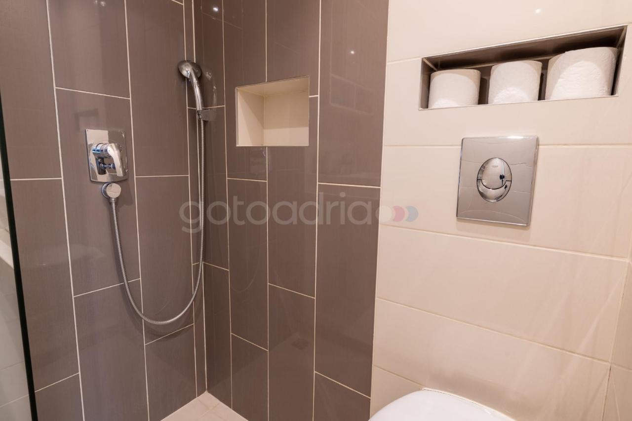 Modern Duplex Studio Tommy Makarska Buitenkant foto